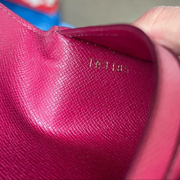 Louis Vuitton Adele Fuchsia Compact Wallet - Picture 16 of 17